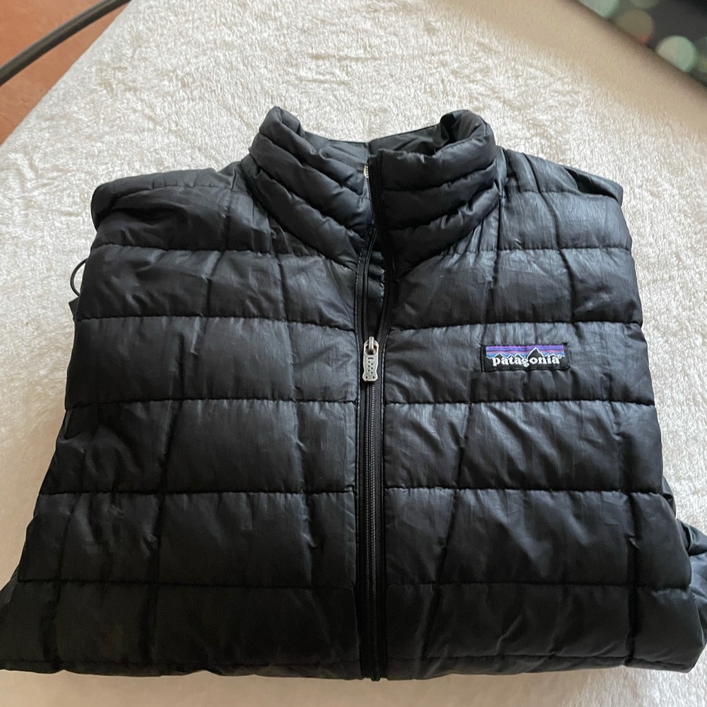 Patagonia black puffer jacket